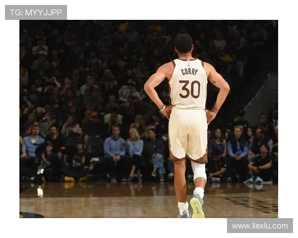 库里三十投十二中狂砍三十九分领衔勇士火力全开稳定输出攻防两端统治比赛 库里三十投十二中狂砍三十九分领衔勇士火力全开稳定输出攻防两端统治比赛